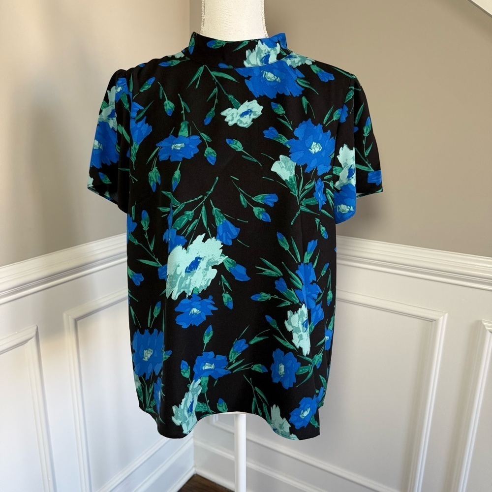 J. Crew Black and Blue Floral Mock O Short Sleeve Top Size Large